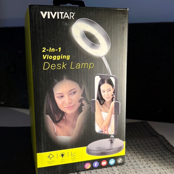 Vivitar 2 in 1 Vlogging Desk Lamp - Picture 1 of 2